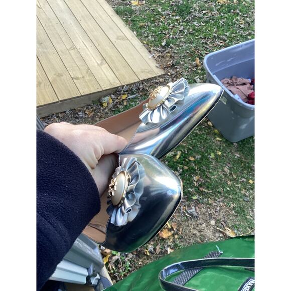 Tory Burch Melody Silver Flats Leather Sole Size 9 - Picture 5 of 7